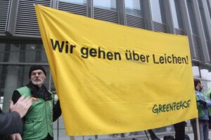 Greenpeace gaat over lijken Het ontbreekt GP aan een moreel kompas iets wat ook geldt voor Milieudefensie pseudo-wetenschappelijke leugens