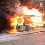 Elektrische bus vat zo maar vlam in Parijs
